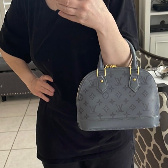 LOUIS VUITTON GREY ALMA TRIANON BB BAG - Picture 7 of 16